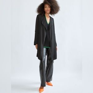 Aritzia flowy trench (Babaton)